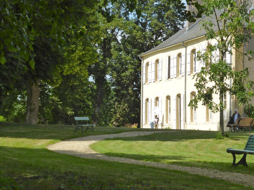Maison d'hôtes Le Château de Puxe Exterior foto